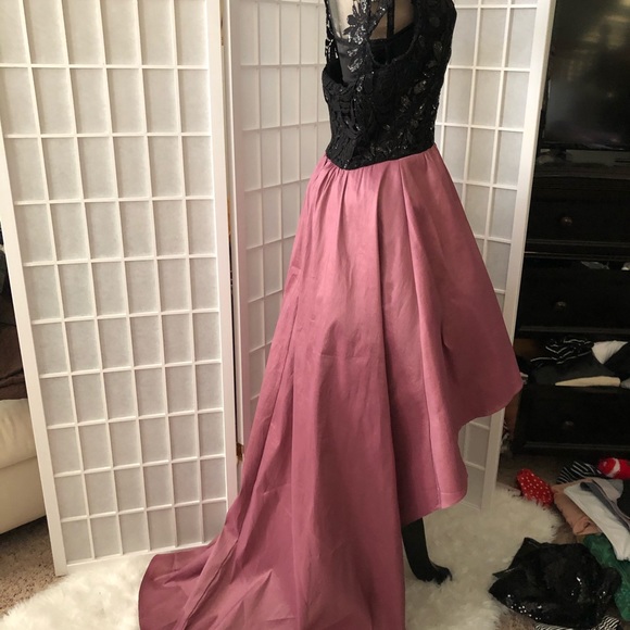 Dress - Picture 3 of 6